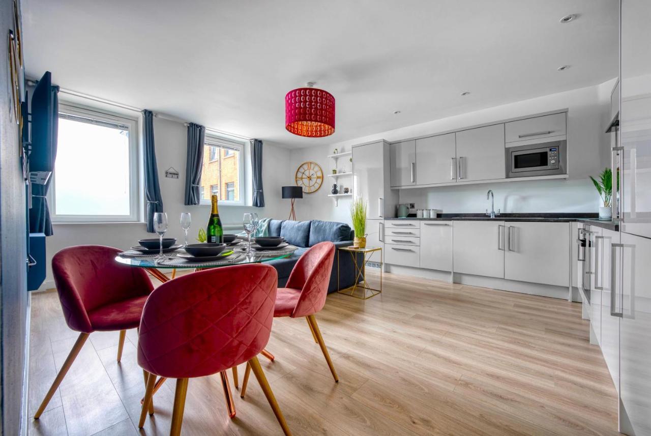 The Post House Two By Fortuna Property Gloucester Extérieur photo