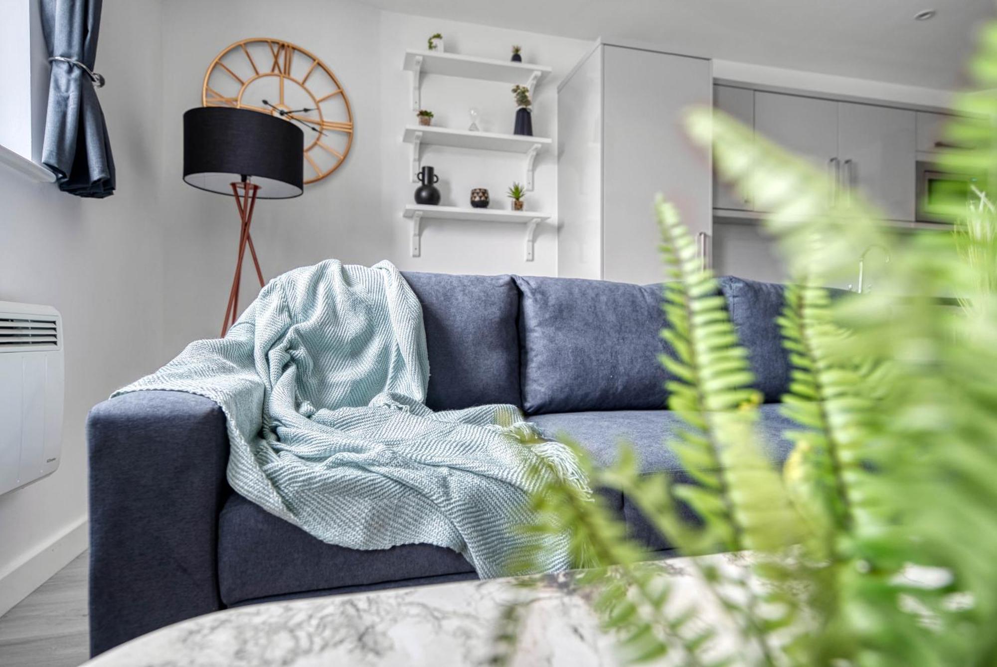 The Post House Two By Fortuna Property Gloucester Extérieur photo
